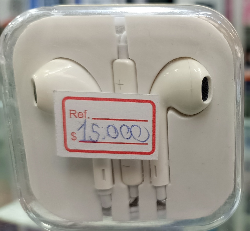 AUDÍFONOS ENTRADA PLUG